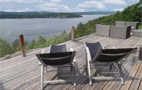 Stunning Home In Nordre Frogn With Wifi